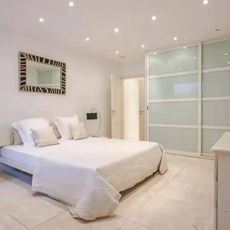 Eden Roc Luxurious With Sea View & Huge Pool In Cap D'antibes Villa
